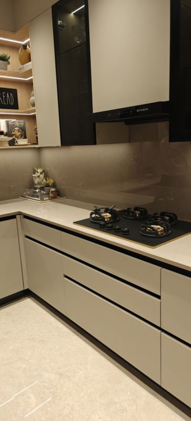 Kitchen, emaar-emerald-floors-premier 3.5 Bedroom 1403 Sq.Ft. Builder Floor In Sector 65 Gurgaon 10454947