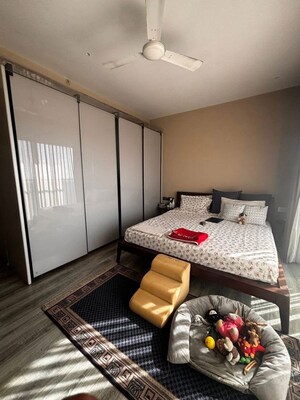 Bedroom in 2 BHK Apartment at Best Complex Andheri West, Andheri West – for Rent