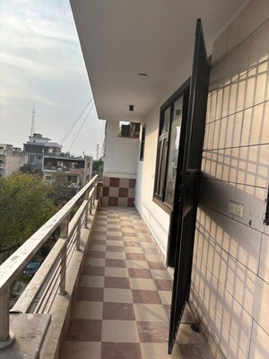 Balcony in 3 BHK Builder Floor at Green Fields Colony – for Rent