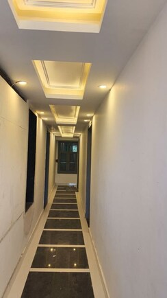 4 BHK + Pooja Room Builder Floor For Rent in Defence Colony