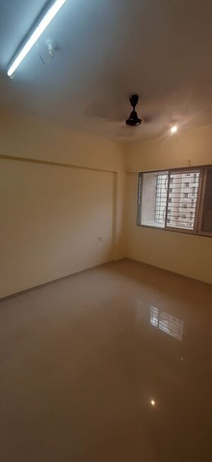 Room in 1 BHK Apartment at Bhoomi Park, Malad West – for Rent