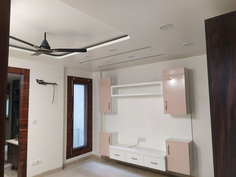 Bedroom, model town 5 Bedroom 450 Sq.Yd. Builder Floor In Model Town Delhi 10454957