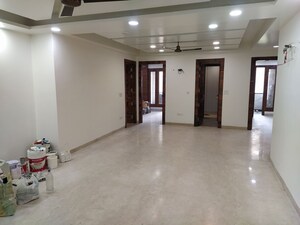 Room in 5 BHK Builder Floor at Model Town – for Rent