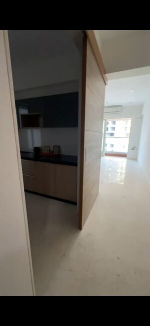2 BHK Apartment – Entrance View at Ekta Tripolis, Goregaon West - for Rent