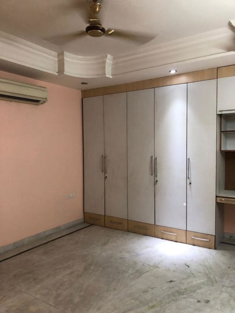 Room, kailash hills 2 Bedroom 400 Sq.Yd. Builder Floor In Kailash Hills Delhi 10455028