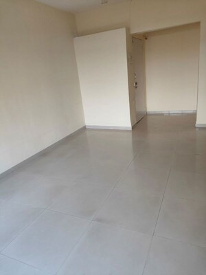 Room in 3 BHK Apartment at Goyal Lakshchandi Heights, Goregaon East – for Rent