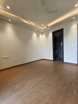 Room in 4 BHK Apartment at Conscient Heritage Max II, Sector 102 – for Rent