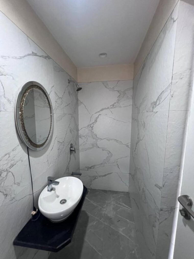 Bathroom, lady-ratan-tower 1 Bedroom 500 Sq.Ft. Apartment In Worli Mumbai 10455074