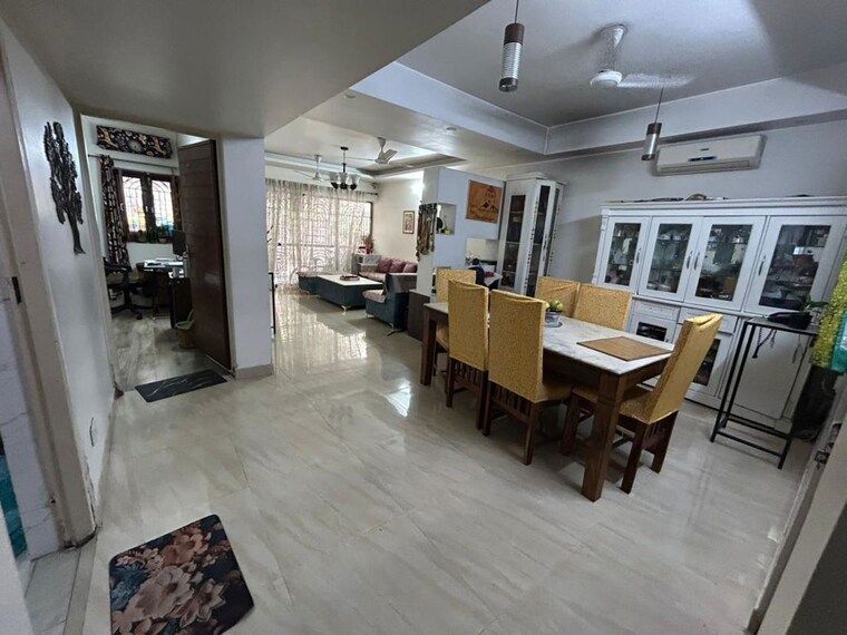  Parking, greater kailash i 4 Bedroom 300 Sq.Yd. Builder Floor In Greater Kailash I Delhi 10455083