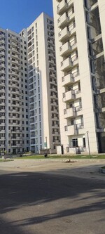 3.5 BHK + Servant Room 1640 Sq.Ft. Apartment in Jaypee Kensington Park Apartments