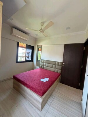 Bedroom in 2 BHK Apartment at Pushpanjali Apartment Prabhadevi, Prabhadevi – for Rent