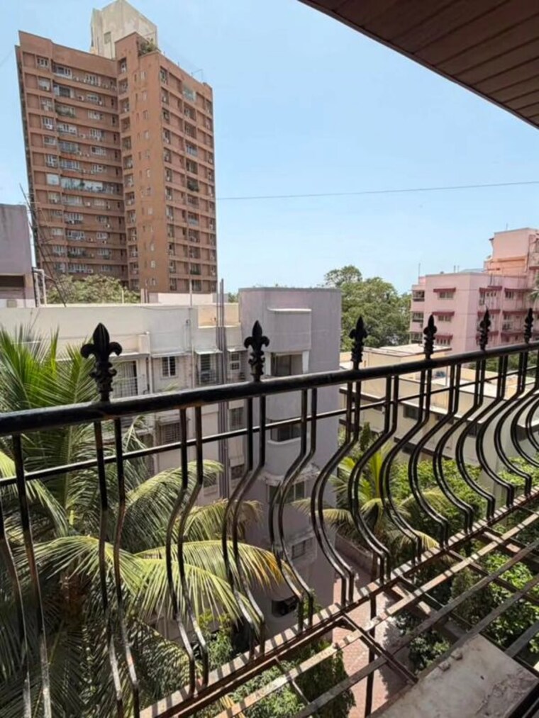 Balcony, pushpanjali-apartment-prabhadevi 2 Bedroom 850 Sq.Ft. Apartment In Prabhadevi Mumbai 10455093
