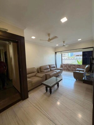 Living Room in 2 BHK Apartment at Pushpanjali Apartment Prabhadevi, Prabhadevi – for Rent