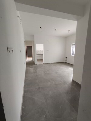 1 BHK Builder Floor For Sale in Selaiyur