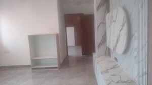 Building Lobby in 1 BHK Builder Floor at Selaiyur – for Sale