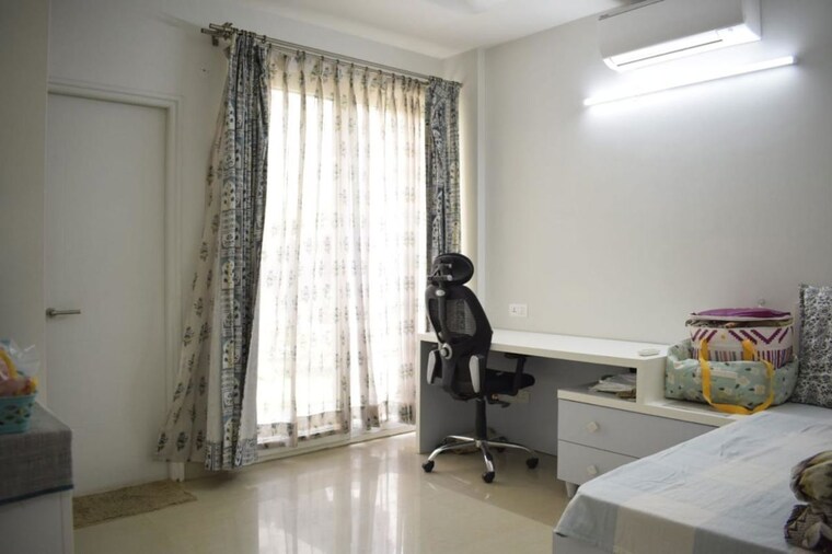 Team Area, emaar-emerald-floors-premier 3 Bedroom 1650 Sq.Ft. Apartment In Sector 65 Gurgaon 10455103