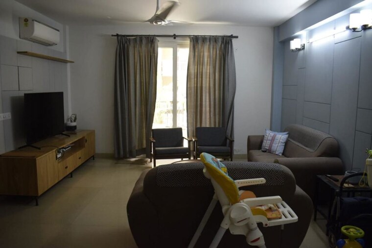 Living Room, emaar-emerald-floors-premier 3 Bedroom 1650 Sq.Ft. Apartment In Sector 65 Gurgaon 10455103