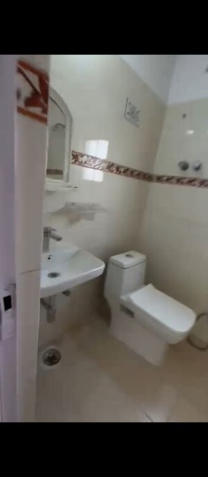 Bathroom in 3 BHK Apartment at Maple Heights, Sector 43 – for Sale