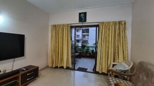 Room in 3 BHK Apartment at Lunkad Skylounge, Kalyani Nagar – for Rent