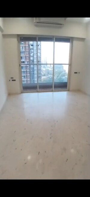 Room in 2.5 BHK Apartment at Ekta Tripolis, Goregaon West – for Rent