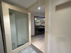 Room in  Office Space at Bandra Kurla Complex – for Rent