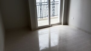 Room in 2 BHK Apartment at Eldeco Live By The Greens, Sector 150 – for Rent