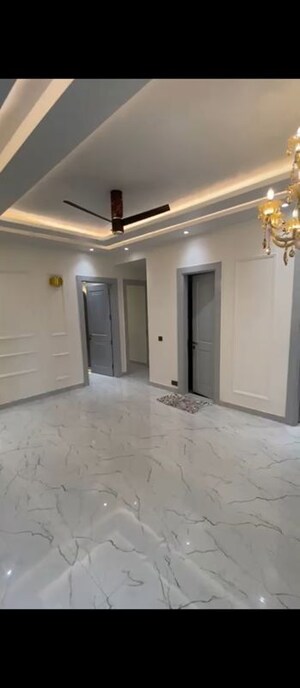 Room in 3.5 BHK Villa at Vatika Crossover, Sector 82a – for Sale