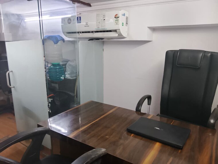 Team Area, om-heera-panna-mall Commercial Office Space 250 Sq.Ft. In Andheri West Mumbai 10455239