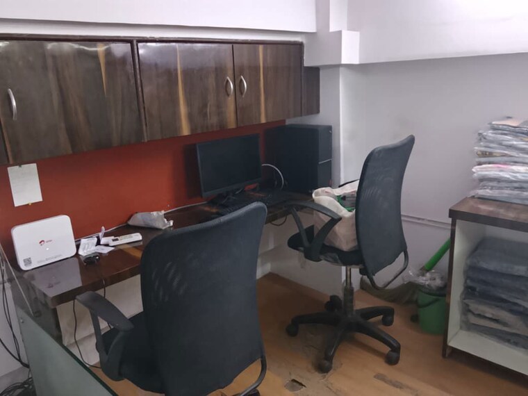 Team Area, om-heera-panna-mall Commercial Office Space 250 Sq.Ft. In Andheri West Mumbai 10455239