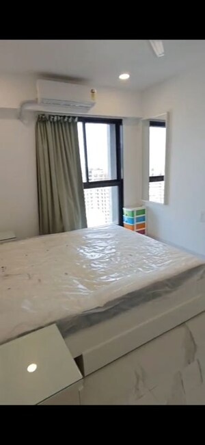 2 BHK Apartment For Rent in Dev Leo Tower, Oshiwara