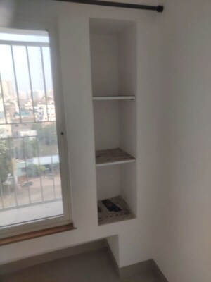 Room in 2 BHK Apartment at Kumar Primavera, Wadgaon Sheri – for Sale