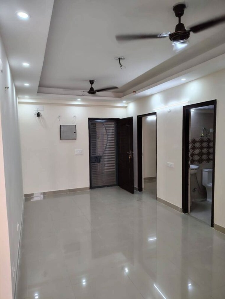 Room, nirala-greenshire 3 Bedroom 1350 Sq.Ft. Apartment In Sector 2 Greater Noida Greater Noida 10455289