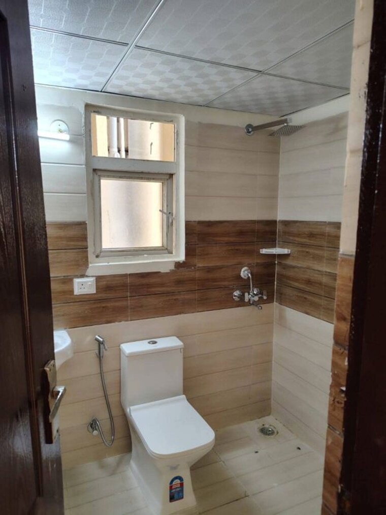 Bathroom, nirala-greenshire 3 Bedroom 1350 Sq.Ft. Apartment In Sector 2 Greater Noida Greater Noida 10455289