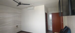Room in 3 BHK Apartment at Aurobindo The Regent, Kondapur – for Rent