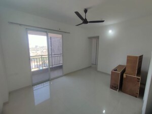 Room in 2 BHK Apartment at Kohinoor Zen Estate, Kharadi – for Rent