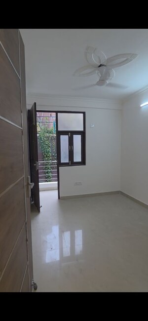 Room in 2 BHK Builder Floor at Khanpur – for Sale