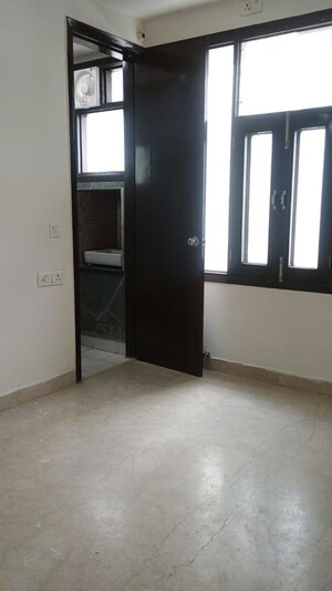 Room in 3 BHK Builder Floor at Saket – for Rent