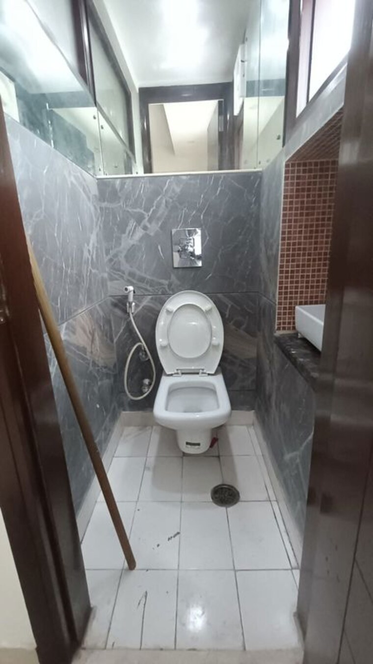 Bathroom, saket 3 Bedroom 125 Sq.Yd. Builder Floor In Saket Delhi 10455308