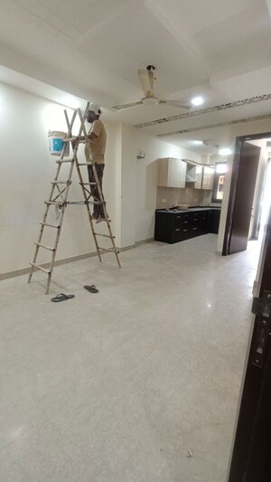 Room in 3 BHK Builder Floor at Saket – for Rent