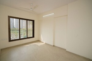 Room in 2 BHK Apartment at Abrol Signature, Malad West – for Rent