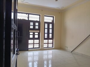 Room in 3 BHK Villa at Sector 23 – for Rent