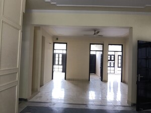 Room in 3 BHK Villa at Sector 23 – for Rent
