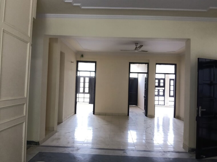 Room, sector 23 3 Bedroom 2000 Sq.Ft. Villa In Sector 23 Gurgaon 10455388