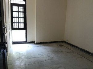 Room in 3 BHK Villa at Sector 23 – for Rent