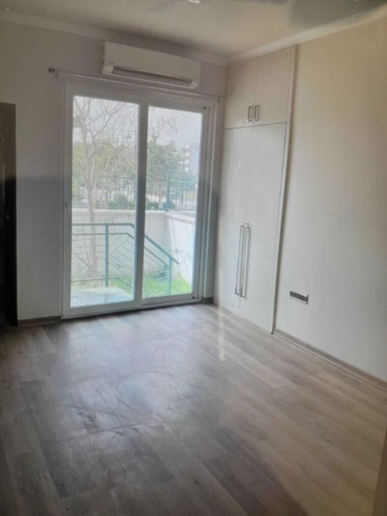 Room, central-park-flower-valley 2.5 Bedroom 1093 Sq.Ft. Builder Floor In Sohna Sector 33 Gurgaon 10455383