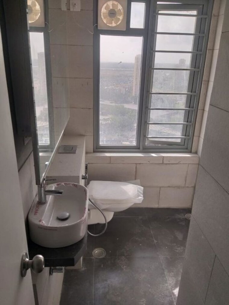Bathroom, empire-towers 2 Bedroom 1105 Sq.Ft. Apartment In Goregaon East Mumbai 10455379