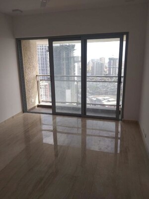 Room in 2 BHK Apartment at Empire Towers, Goregaon East – for Rent