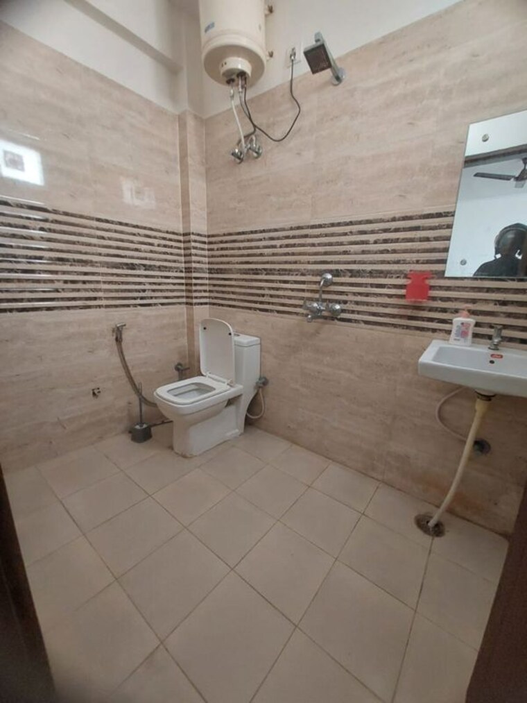 Bathroom, mohyal colony 1 Bedroom 750 Sq.Ft. Builder Floor In Mohyal Colony Gurgaon 10455403