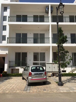 3 BHK Builder Floor – Exterior View View at Central Park Flower Valley, Sohna Sector 33 - for Rent