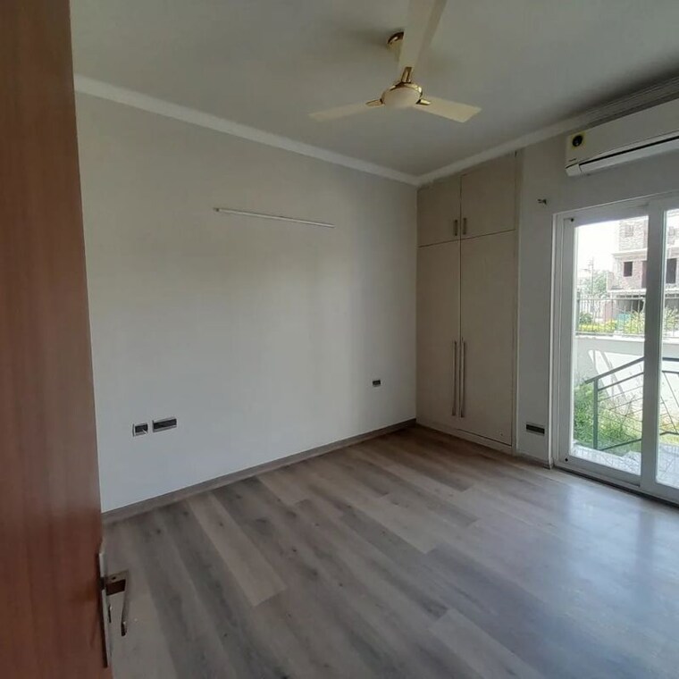 Room, central-park-flower-valley 3 Bedroom 1230 Sq.Ft. Builder Floor In Sohna Sector 33 Gurgaon 10455408